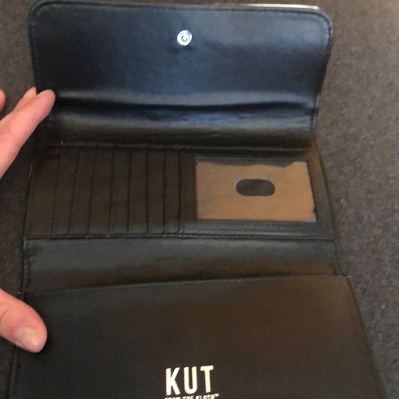 Striped wallet - Picture 2 of 3